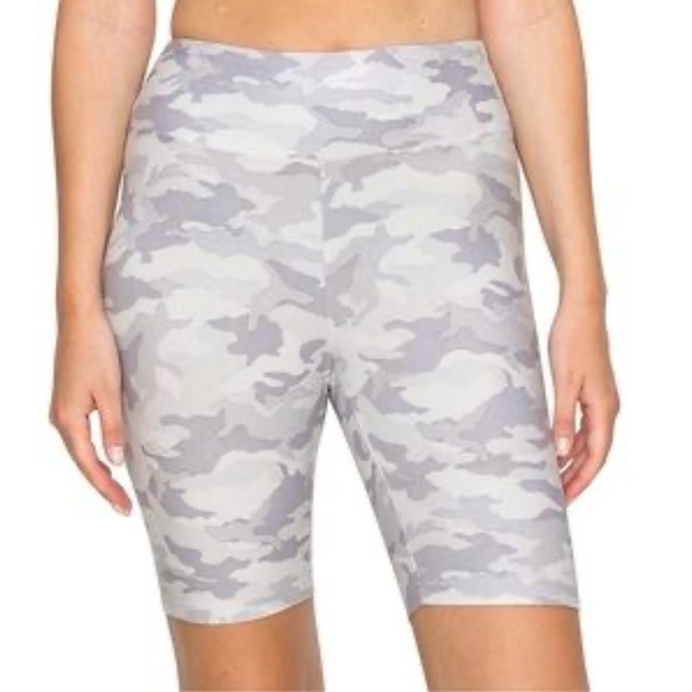 FIT USA Grey Camo High Waisted Bike Shorts | Size L